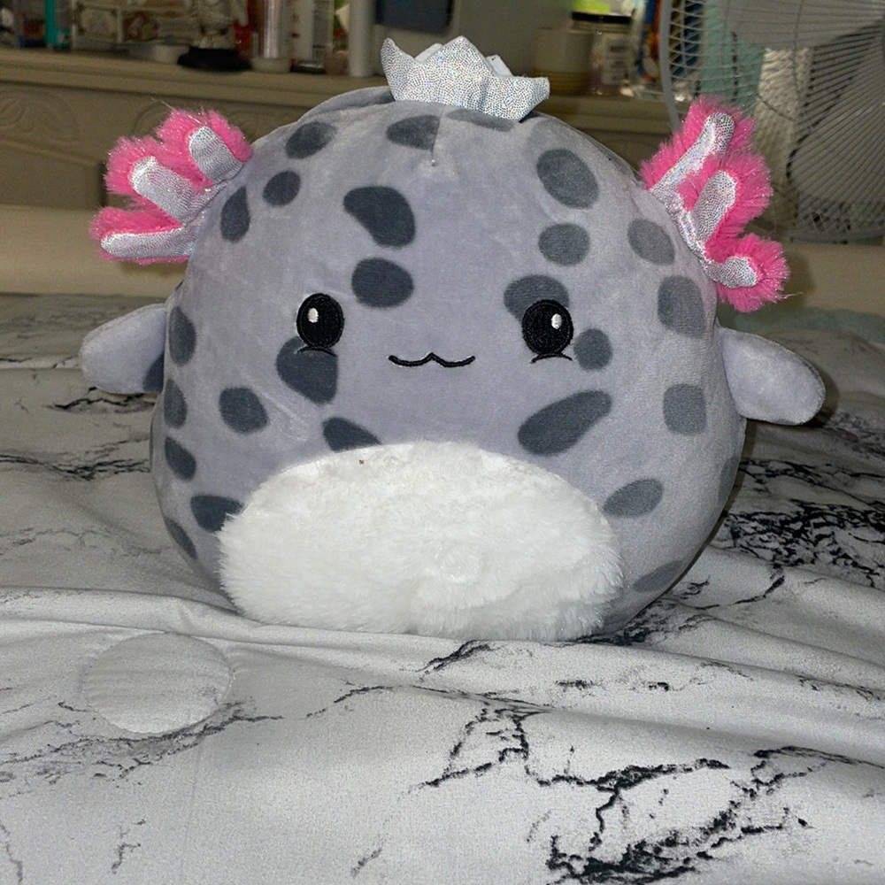 Axolotlil leopard squishmallow